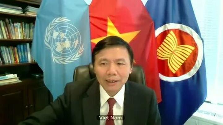 Chuyên gia Hotspot Matrix phân tích: Phương Oanh diện set đồ 50 và marketing video